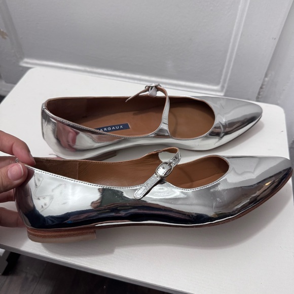 Margaux Silver Flats - Picture 4 of 11